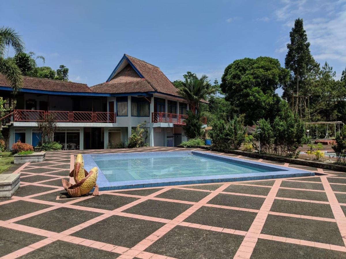 Oyo 1924 Hotel Rafflesia Sukabumi Exterior foto