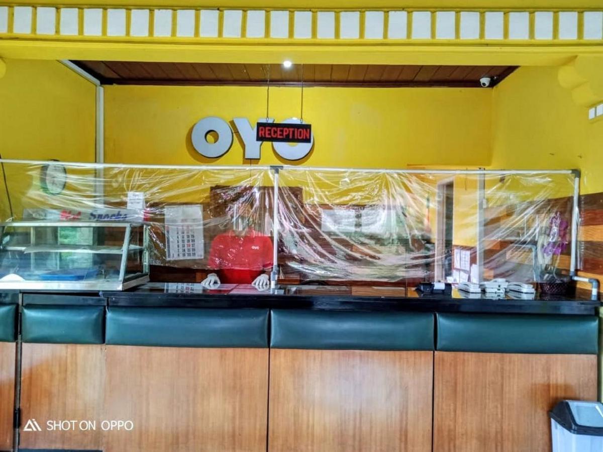 Oyo 1924 Hotel Rafflesia Sukabumi Exterior foto