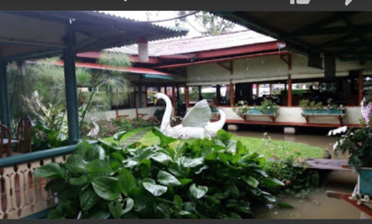 Oyo 1924 Hotel Rafflesia Sukabumi Exterior foto