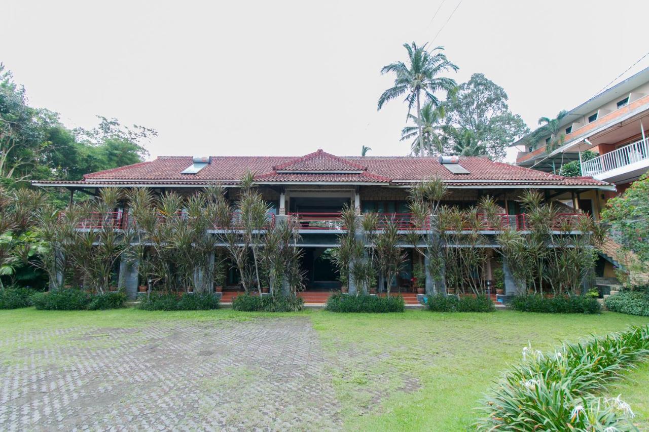 Oyo 1924 Hotel Rafflesia Sukabumi Exterior foto